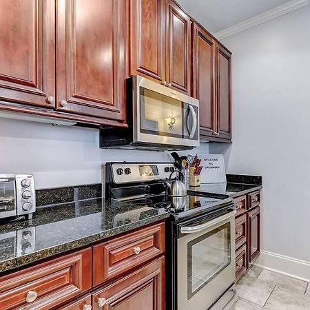 Historic Savannah Gold Private Condo With Pool - 2Bed, 1&Half Bath, Sleeps 6, 1St Floor, 15 Min Walk To Historic Savannah Center And All Attractions Eksteriør bilde