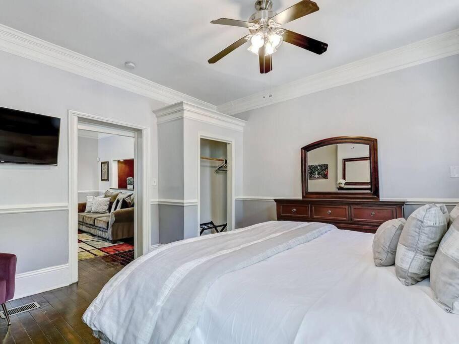 Historic Savannah Gold Private Condo With Pool - 2Bed, 1&Half Bath, Sleeps 6, 1St Floor, 15 Min Walk To Historic Savannah Center And All Attractions Eksteriør bilde